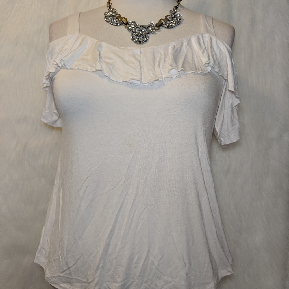 Cable & Gauge White Off the Shoulder Top